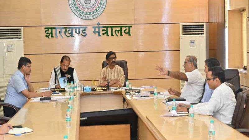 CM Hemant Soren Warns Officials During Finance Department Review Meeting